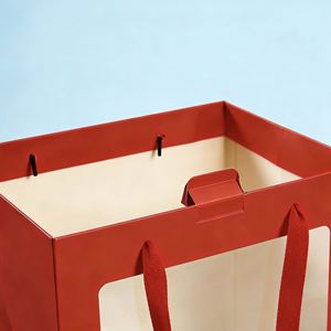 Bolsa de Regalo Roja de Lujo con Asas Personalizadas y Ventana Transparente, Especialmente Diseñada para Empaque de Ramos y Regalos - Product Image 3