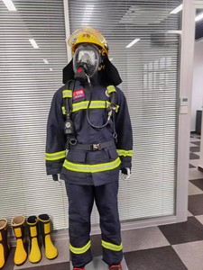 ชุดนักผจญเพลิงได้รับการรับรอง CE ชุดเต็มชุดวัสดุ <span class=keywords><strong>Nomex</strong></span> aramid สารหน่วงไฟ EN469ตรฐานรวมทั้งถุงมือหมวกกันน็อค
