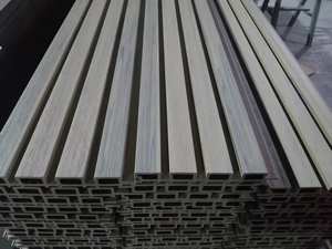 لوح جداري خارجي من مركب الخشب والبلاستيك مقاوم للماء والحريق والصدمات، متين وسهل التركيب للتكسية الخارجية والديكور - Product Image 5