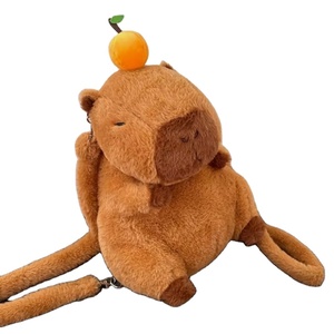 Mochila infantil de felpa suave de oso pardo <span class=keywords><strong>Capibara</strong></span> Kawaii, mochilas de dibujos animados baratas con relleno de algodón PP y técnica bordada - Product Image 1