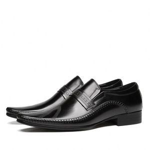 Nouvelles Chaussures Homme en Cuir Véritable Imperméables Légères à Bout Pointu Style Anglais Grande Taille Gravées pour Bureau et Carrière Automne à Enfiler - Product Image 4