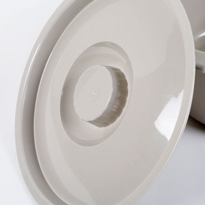 Inodoro portátil para personas mayores con tapa, diseño duradero a prueba de olores, LQX 130001 - Product Image 1