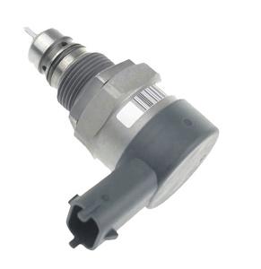 Regulador de Presión de Combustible Common Rail 0281002826 para <span class=keywords><strong>Mercedes</strong></span>-Benz <span class=keywords><strong>Sprinter</strong></span> 309 310 311 313 <span class=keywords><strong>314</strong></span> 316 <span class=keywords><strong>CDI</strong></span> - Product Image 1