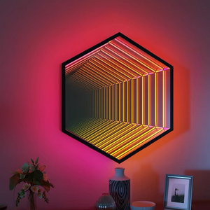 Lámpara de pared de espejo de cristal mágico <span class=keywords><strong>infinito</strong></span> triángulo inteligente RGB de lujo nórdico moderno LED Control remoto - Product Image 4