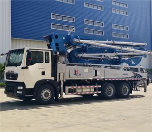 JIUHE Factory Supply 30m 38m 43m Boom Concrete Pump Truck Mounted Concrete Pump Concrete Pumping Truck With Low Price - Product Image 4