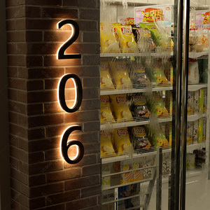 Produttore 304 personalizzato 316 Halo Lit <span class=keywords><strong>in</strong></span> acciaio inox numero di casa 3D spazzola lettere <span class=keywords><strong>da</strong></span> <span class=keywords><strong>parete</strong></span> <span class=keywords><strong>in</strong></span> <span class=keywords><strong>metallo</strong></span> decorativo - Product Image 4