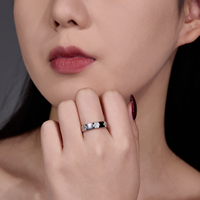 Bague en argent sterling S925 avec trèfle à quatre feuilles en moissanite de 0,18 CTW, polie, large et empilable pour femmes