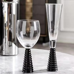 <span class=keywords><strong>Copa</strong></span> <span class=keywords><strong>de</strong></span> <span class=keywords><strong>Vino</strong></span> <span class=keywords><strong>de</strong></span> Cristal Hecha a Mano <span class=keywords><strong>de</strong></span> Lujo con Tallo Dorado, Capacidad <span class=keywords><strong>de</strong></span> 200-300 ml, Color Personalizado <span class=keywords><strong>para</strong></span> Bodas, Fiestas <span class=keywords><strong>de</strong></span> Cumpleaños - Product Image 5