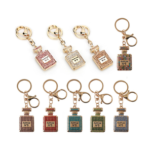 Women Fashion Bag Pendant Crystal Perfume Bottle Keychain Full Diamond Alloy Metal Key Chains Luxury Rhinestone Keychain