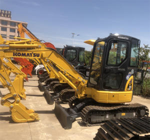 Mini-excavatrice Komatsu PC35 d'occasion, poids opérationnel de 3,5 tonnes, prix compétitif avec moteur et pompe – Vente chaude - Product Image 2