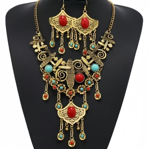Conjunto de Collar <span class=keywords><strong>y</strong></span> Pendientes de Borlas Plateados en Aleación Estilo Bohemio Vintage para Mujer, Joyería Tribal para Bodas <span class=keywords><strong>y</strong></span> Fiestas - Product Image 2