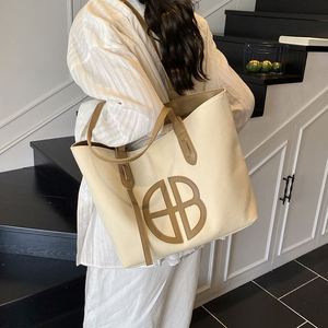 New Arrival Women's Large Capacity <b>Waterproof</b> PU <b>Tote</b> <b>Bags</b> <b>with</b> <b>Zipper</b> Closure Portable All Seasons - Product Image 4