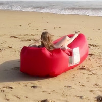 Canapé gonflable portable de conception unique pour l'extérieur, idéal pour le camping, les pique-niques et les festivals de musique