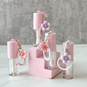 Vente chaude 4ml Lip Gloss Tube Lip Oil avec des styles uniques et divers porte-clés mignons pour une personnalisation personnalisée - Product Image 4