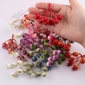 Bayas Navideñas Artificiales de Resina Plástica, Accesorios para Joyería DIY, Decoración para Coronas y Tocados, Pequeños Suministros para Manualidades - Product Image 3