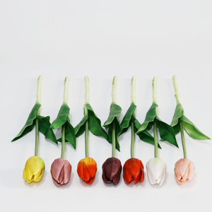 Tulipanes Artificiales de Alta Calidad, Realistas al Tacto, Hechos a Mano, para Decoración del Hogar y Bodas, Alta Realidad para Graduaciones - Product Image 1