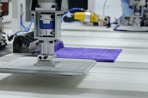 पूरी तरह से स्वचालित डबल हेड रोटरी ओवरलॉक मशीन तौलिया निर्माण के लिए तैयार कपड़े ऑटो किनारे ट्रिमिंग सिस्टम - Product Image 5