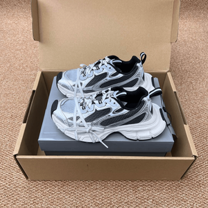 Zapatillas deportivas unisex amarillas y negras con bloques de color, de malla gruesa, con cordones, informales, para correr. - Product Image 3