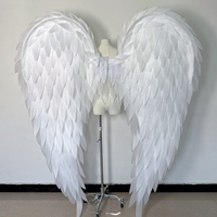 Grandes ailes d'ange en mousse blanche faites à la main adaptées à la photographie de maternité et aux photos de mariage de mariée