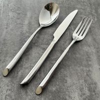 Ensemble de couverts 4 pièces en acier inoxydable argenté style occidental, finition miroir, compatible lave-vaisselle, écologique, durable, résistant à la rouille
