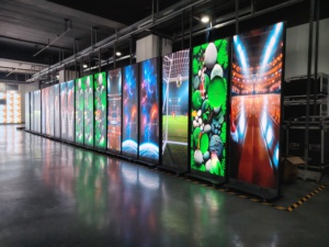 Écran d'affichage pliable LED intérieur P1.25, écran LED 640*1920mm, panneau LED en aluminium moulé sous pression, contrôle WIFI/4G - Product Image 1