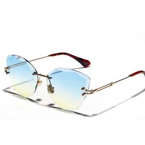 Nouvelles Lunettes de Soleil de Luxe 2025 à Verres Taillés Diamant, Lunettes de Soleil Dégradées Sans Monture Oeil de Chat pour Femme - Product Image 4