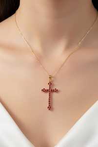 Pendentif croix Starlight en or 14 carats avec pierres précieuses naturelles ou de laboratoire et détails en diamant - Product Image 3