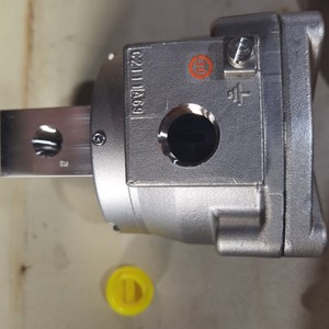 Vanne solénoïde Asco WSNF8327B102 24Vdc antidéflagrante à deux voies pour le contrôle du débit - Product Image 2