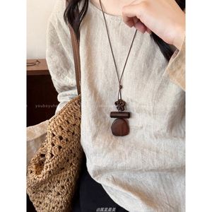 Dài, Rỗng ra nước Thả vòng cổ này exudes một cao cấp, ánh sáng sang trọng, retro Áo len chuỗi. Nó đơn giản và linh hoạt - Product Image 3