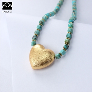 Collar <span class=keywords><strong>con</strong></span> Colgante de Corazón <span class=keywords><strong>con</strong></span> Cuentas de Encaje Turquesa y Chapado en Oro Real, Unisex, Moderno, <span class=keywords><strong>Hecho</strong></span> de Latón Natural - Product Image 3
