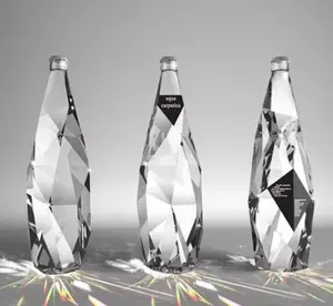 Fabricante mayorista licor único vacío transparente 350ml 500ml 25oz 750ml botella de vino de cristal de lujo y forma de diamante