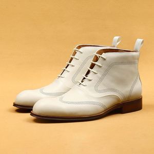 Bottes montantes à lacets pour homme en cuir véritable, style Brogue britannique, respirantes et légères, blanches, à bout pointu, collection Automne Hiver 2025 - Product Image 2