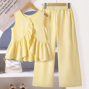 Ensemble haut rayé sans manches à volants et pantalon ample à jambes droites pour enfants, confort illimité, idéal pour les activités quotidiennes décontractées, tenue d'été - Product Image 2