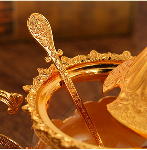 Ensemble de cafetière et sucrier en métal plaqué or et argent de style européen vintage de luxe pour servir du thé et du café - Product Image 6