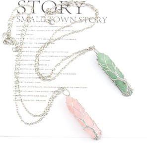 Collier pendentif en forme de feuille de cristal de <span class=keywords><strong>pierre</strong></span> naturelle brute enveloppé à la main de style pastoral pour femmes, chaîne en alliage en forme de croix, arbre porte-bonheur - Product Image 4