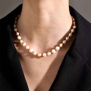 Exquisito Collar de Perlas de Agua Dulce Irregulares con Cadena Fina de Acero Inoxidable Chapado en Oro de 14K y Acero de Titanio - Product Image 5