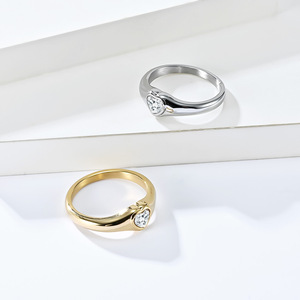 Anillo de Diamantes con Corte Corazón, Color Dorado, Joyería de Boda para Mujer, K-R742 - Product Image 2