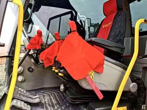 Excavatrice hydraulique Volvo EC220 d'occasion de 22 tonnes |   Excavatrice de taille moyenne fabriquée en Suède pour la construction urbaine - Product Image 5