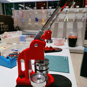 Chất Lượng Cao Tự Làm Của Nhãn Hiệu Kim Loại Vòng Huy Hiệu Nút Máy Làm Hot Bán Bán Buôn Trực Tiếp Nhấn Nút Maker - Product Image 3