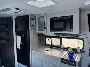Ecocampor Profil léger Structure en acier Remorque de voyage Lits superposés triples Caravane de tourisme sur route <span class=keywords><strong>à</strong></span> <span class=keywords><strong>vendre</strong></span> - Product Image 6