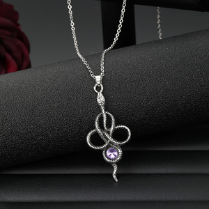 Collar con colgante de gema morada en forma de serpiente, joyería de fiesta del zodiaco animal de aleación de zinc - Product Image 3