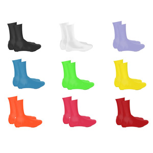 Couvre-chaussures Richy en silicone pour la protection contre la pluie et le vent, disponibles en plusieurs couleurs, dont blanc, jaune, rouge, vert, bleu, noir, orange - Product Image 1