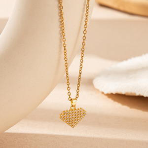Collar de Mariposa y <span class=keywords><strong>Corazón</strong></span> de Acero Inoxidable T Bulk Jewelry, Chapado en Oro de 18K PVD, Resistente al Agua, No se Desvanece, Hipoalergénico, Estilo Europeo - Product Image 1