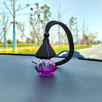 Flacon diffuseur de parfum carré en verre de 8 ml, vente chaude, diffuseur de parfum pour voiture, pendentif suspendu, bouchon en bois noir