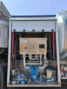 รถบรรทุกเติมน้ำมันเครื่องยนต์ตงฟงเทียนจิน ขับเคลื่อน 4x2 ใหม่ ความจุถัง 15001-30000 ลิตร - Product Image 5