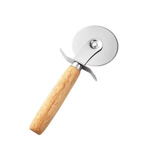 Roue à logo personnalisé ultra-affûtée avec manche en bois / Coupe-pizza en acier inoxydable style fusée - Product Image 2