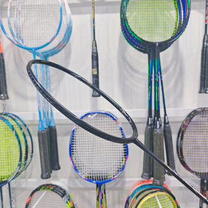 Raquette de <span class=keywords><strong>badminton</strong></span> Dmantis D19 4U entièrement en carbone avec poignée en PU souple, cadre ondulé 80-84g, tension élevée 26-28lbs, ultra légère en graphite - Product Image 5