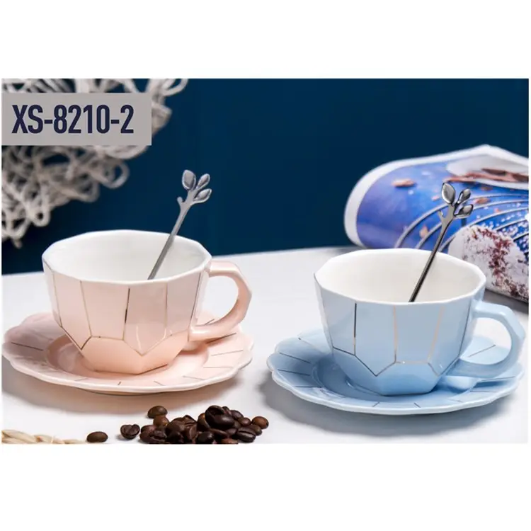 الكلاسيكية هندسية كأس الصحون الفاخرة هدية شاي سيراميك كوب فنجان قهوة طقم أكواب مع ملعقة