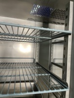 Réfrigérateur congélateur vertical de cuisine commerciale de luxe à 3 portes en acier inoxydable