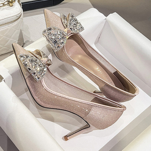 Escarpins à talons aiguilles en satin à bout pointu et strass brillants pour femme, collection Mariage 2025 - Product Image 3